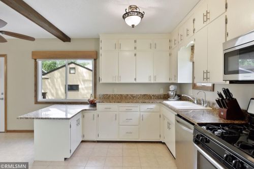 2487 13th Ave, Saint Paul MN  55109-2437 exterior