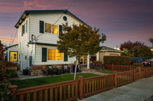 1453 Walnut St, San Carlos, CA 94070-4931
