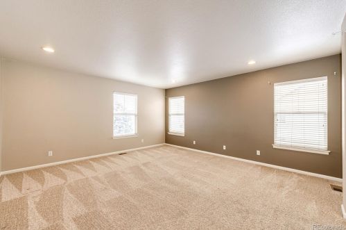 280 Elk Ct, Aurora CO 80016-4104 exterior