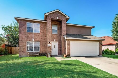 10173 Chapel Springs Trl, Fort Worth, TX 76116-1254