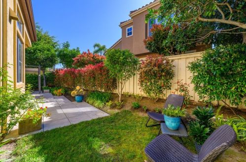 22 Del Ventura, Irvine CA  92606-8857 exterior