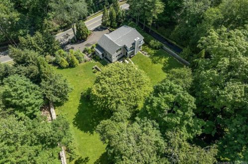86 Lower Cross Rd, Greenwich CT  06831-3002 exterior