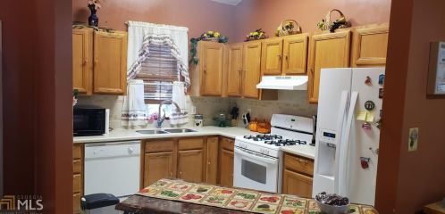 6710 Sunset Valley Cir, Rex, GA 30273-2202