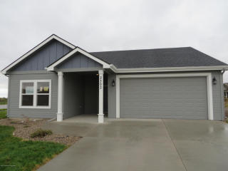 3303 34th St, Williston, ND 58801