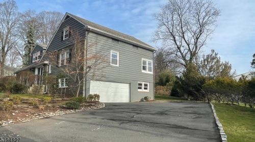 20 Glenside Dr, Town Center, NJ 07052-4709