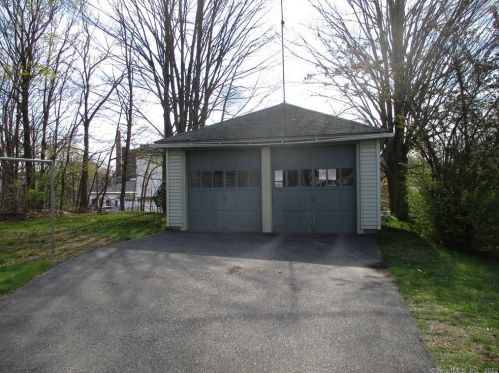 263 Church St, Putnam, CT 06260-1539