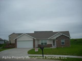1302 Cloverleaf Ct, Warrensburg MO  64093-8427 exterior