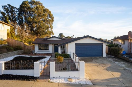1014 Viewpoint Blvd, Rodeo, CA 94572-1939
