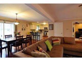 11 Stanley Ave, Barrington, RI 02806-4212