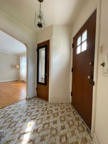 9558 Ridgeway Ave, Chicago, IL 60805-2031