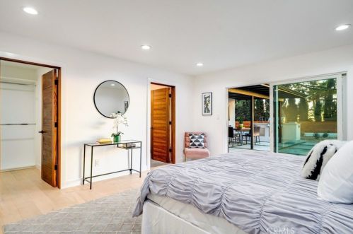 3811 Karen Lynn Dr, Glendale CA  91206-1219 exterior