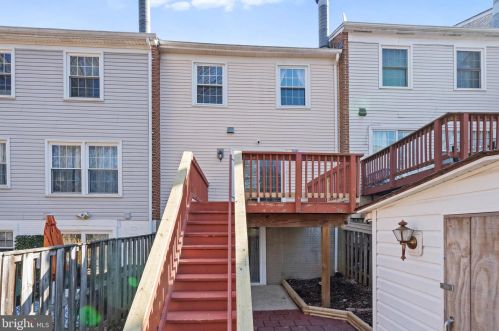 7716 Groveland Heights Ct, Springfield VA  22153-2255 exterior