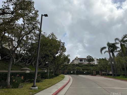 1054 Dewcrest Dr, Anaheim CA  92808-2403 exterior