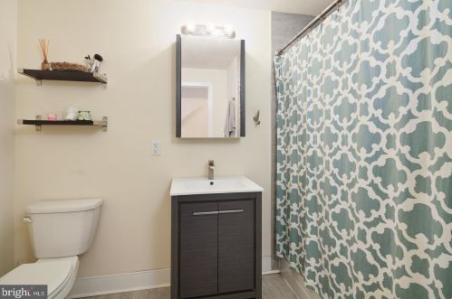 1315 20 St, Philadelphia PA 19146-4303 exterior