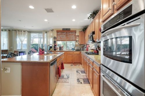 11364 Pondhurst Way, Riverside CA  92505-3471 exterior