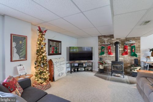 15 Rosewood Dr, Lancaster PA  17603-9329 exterior