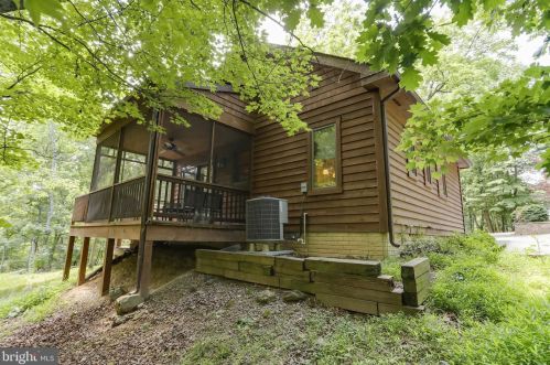4 Pileated Woodpecker Ln, Hedgesville WV  25427-6232 exterior