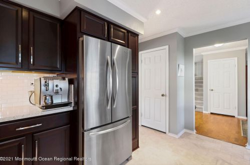 3 Old Orch Ln, Tinton Falls NJ 07712-2570 exterior