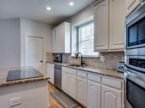 2507 Gln Morris Rd, Carrollton TX 75007-1916 exterior