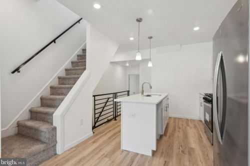 2055 Franklin St, Philadelphia, PA 19122-1307