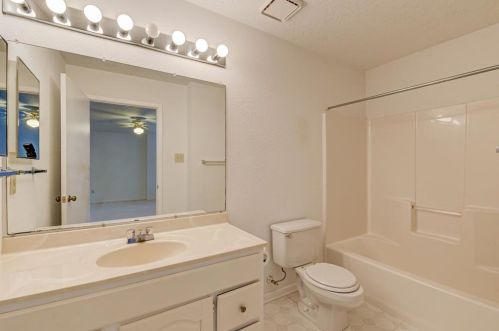 46 Ivy Ct, Conroe TX  77304-1205 exterior