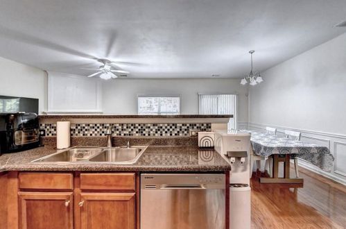 357 Creek Manor Way, Suwanee GA  30024-6565 exterior
