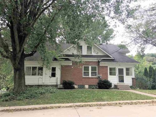 800 7th St, Bellevue IA  52031-9321 exterior