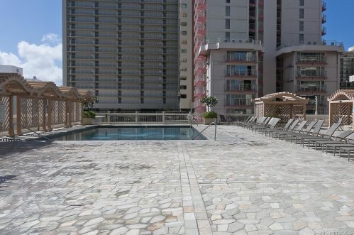 445 Seaside Ave, Honolulu HI  96815-2640 exterior