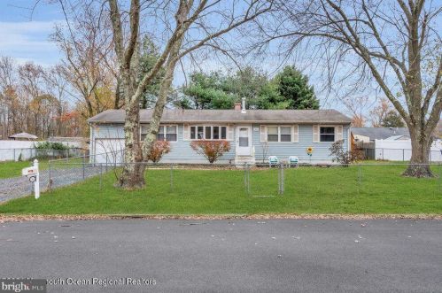 164 Brooks Ave, Berkeley Township, NJ 08721-1368