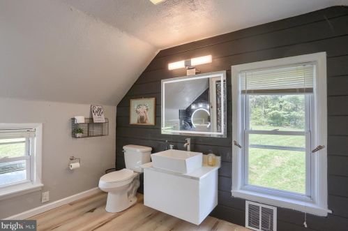 175 Church Rd, Carlisle PA  17015-9360 exterior