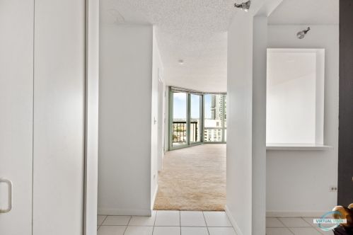 111 Maple St, Chicago IL  60610-5401 exterior