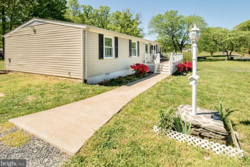 2553 Courtney School Rd, Midland, VA 22728-2401