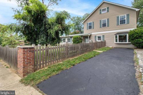 6604 Buckskin St, Springfield, VA 22150-1611