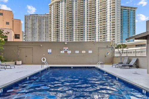 1920 Ala Moana Blvd, Honolulu HI 96815-1865 exterior