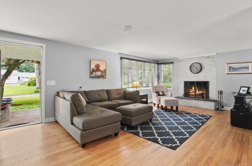 28 Honey Hill Rd, Norwalk, CT 06851-1620