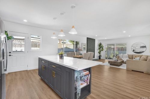 1048 Fairbrook Ln, Santa Ana CA  92706-1106 exterior