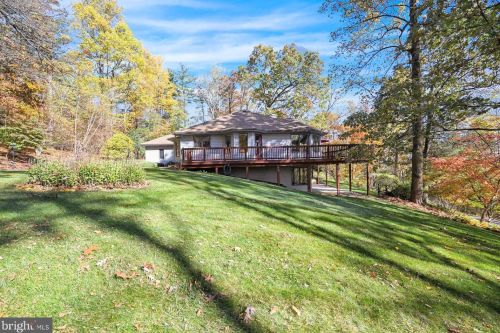 2895 Blackberry Rd, York, PA 17315-3005
