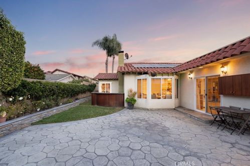 10915 El Coco Cir, Santa Ana CA  92708-5316 exterior