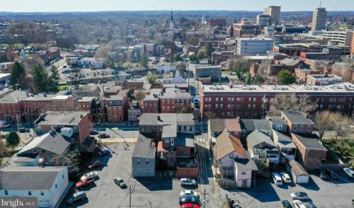 126 Walnut St, Lancaster PA  17602-5043 exterior