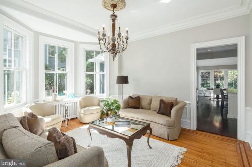 220 Washington Ave, Tavistock NJ 08033-3323 exterior