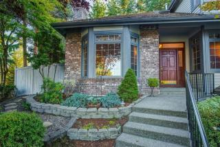 17715 107th Ct, Redmond, WA 98052-2893