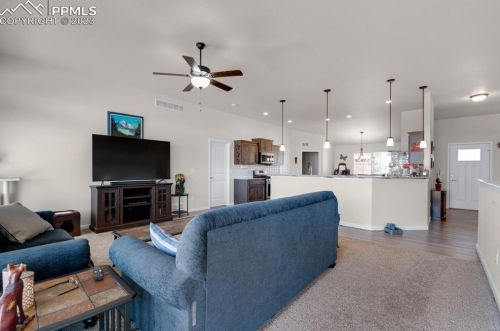 371 Desert Cove Dr, Pueblo CO  81007-2500 exterior