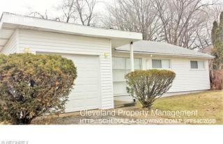 1985 Cliffview Rd, Cleveland OH  44121-1061 exterior