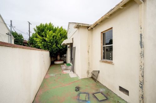 724 Acacia Ave, Glendale CA  91205-3006 exterior