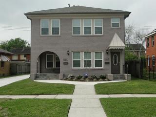 2810 Arbor St, Houston TX  77004-6102 exterior