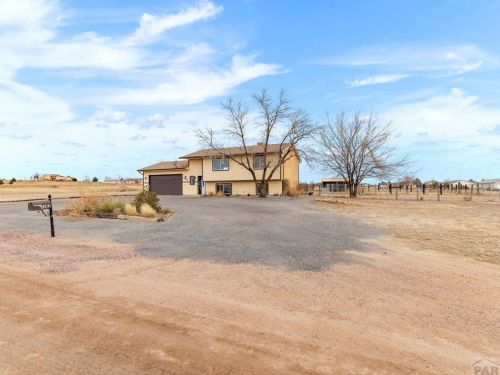 1167 Shenandoah Dr, Pueblo, CO 81007-4088
