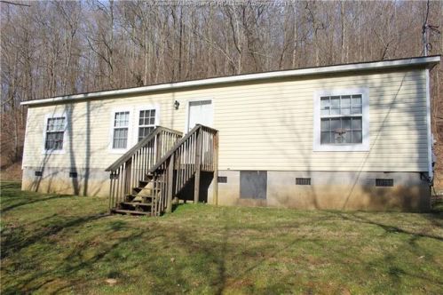 6065 Right Frk Smith Crk, Salt Rock WV  25559 exterior