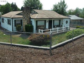 1181 Alameda Ave, Roseburg OR  97470-5630 exterior