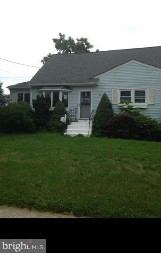 82 Clayton Ave, Trenton, NJ 08619-2908