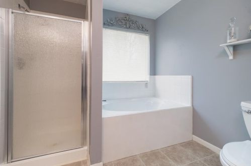 12094 Ln Salle Oaks, Conroe TX  77304-4002 exterior